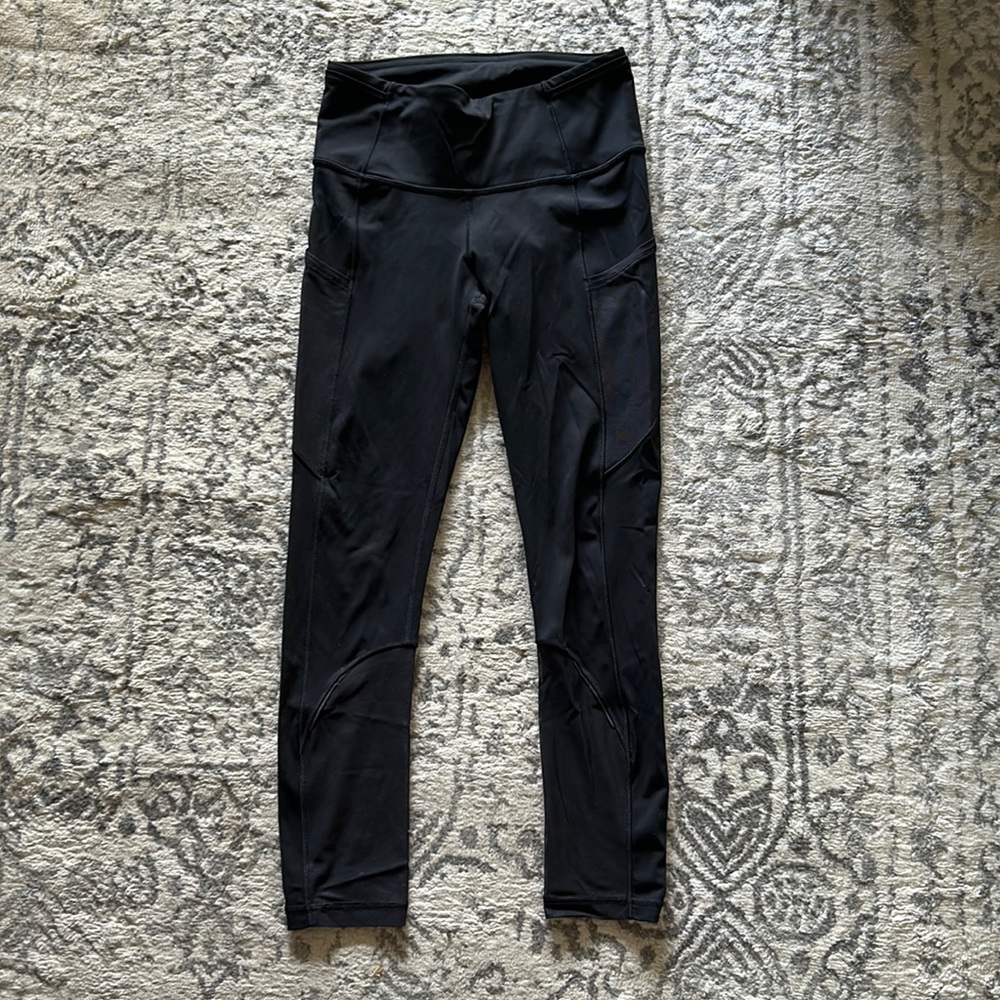 Lululemon crops size 4
